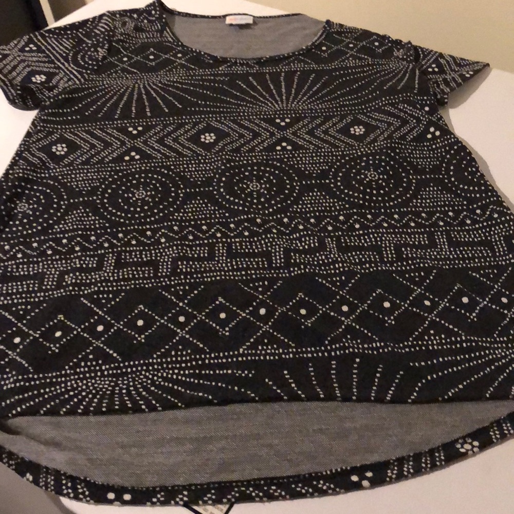 LuLaRoe Classic tee size LargeJacquard material.